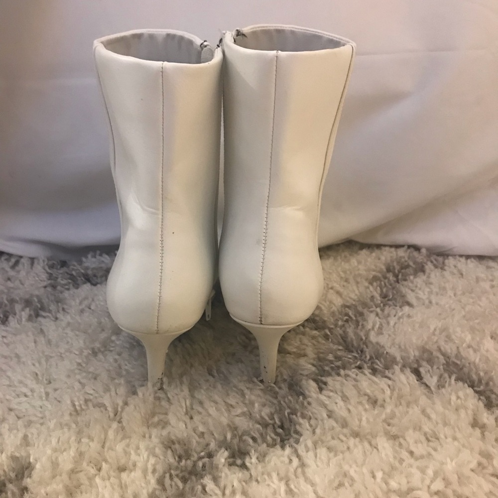 Pointed toe bootie - Picture 3 of 4